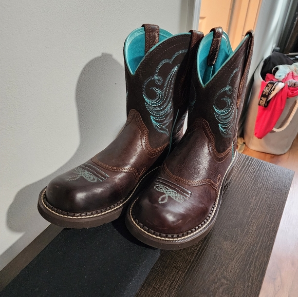 Ariat Women's Boots - Picture 2 of 8